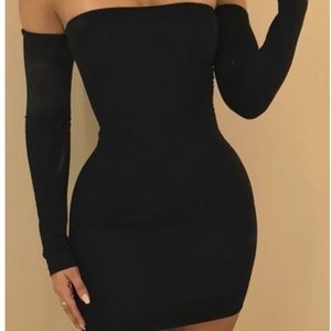 Crisscross open back off the shoulder long sleeve mini dress